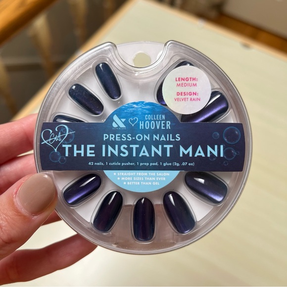 Olive and June x Colleen Hoover Velvet Rain Instant Mani Press-on Nails - Picture 1 of 7